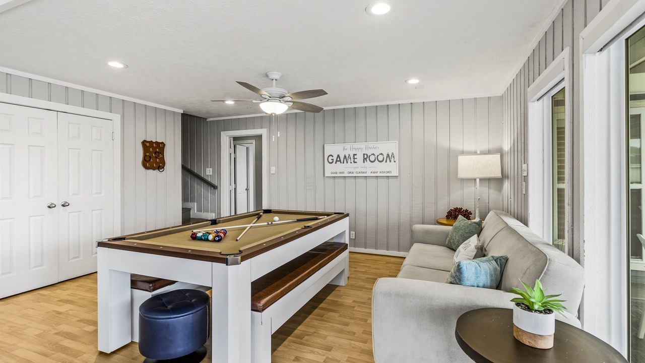 Photo of Bedroom in Pirates Beach