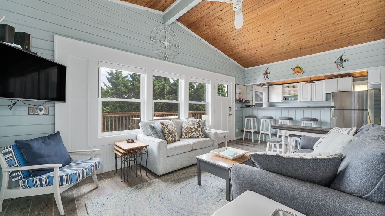 Photo of Livingroom in Avon
