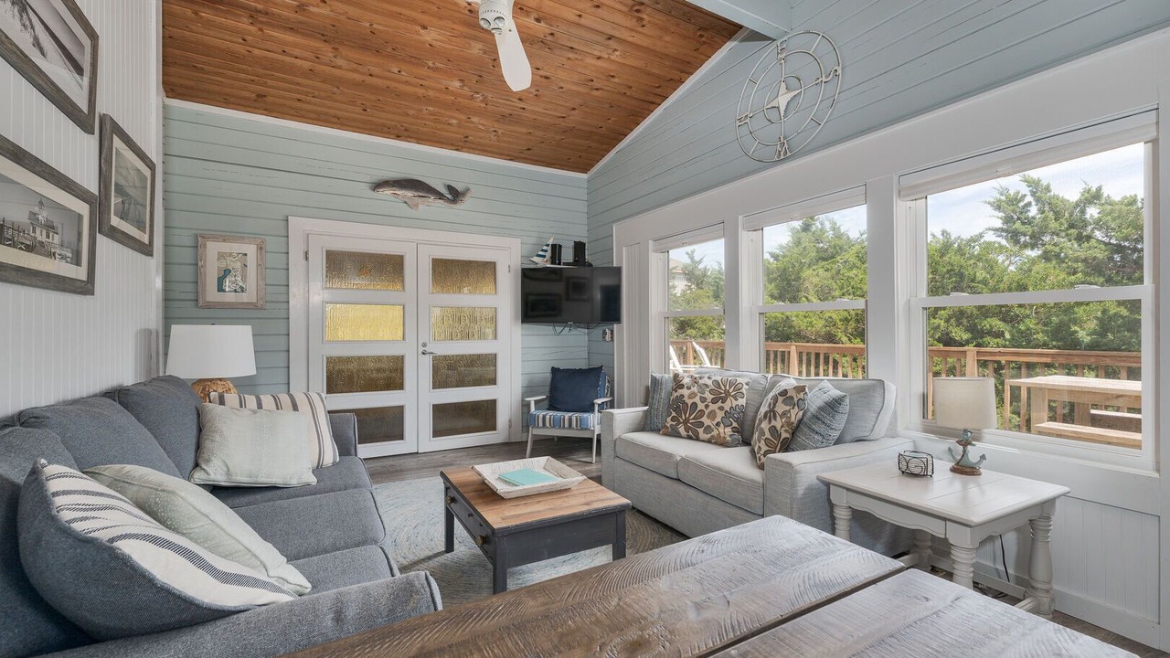 Photo of Livingroom in Avon