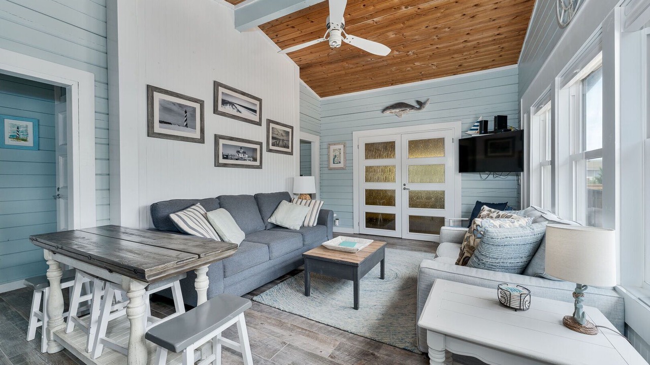Photo of Livingroom in Avon