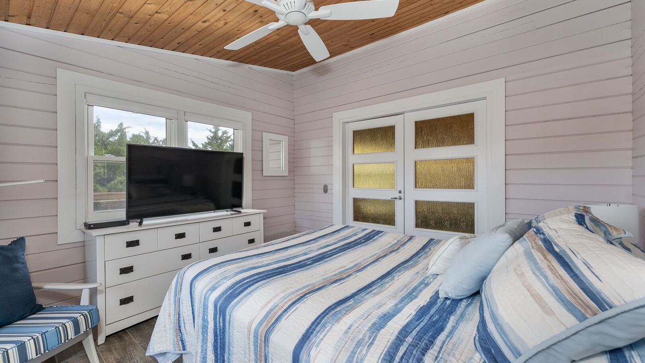 Photo of Bedroom in Avon