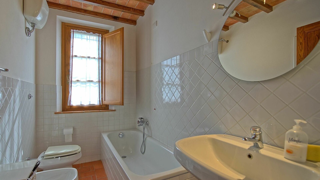 Photo of Bathroom in Legoli