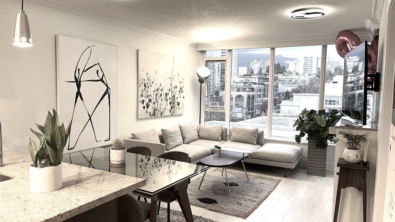 Photo of Livingroom in Lower Lonsdale