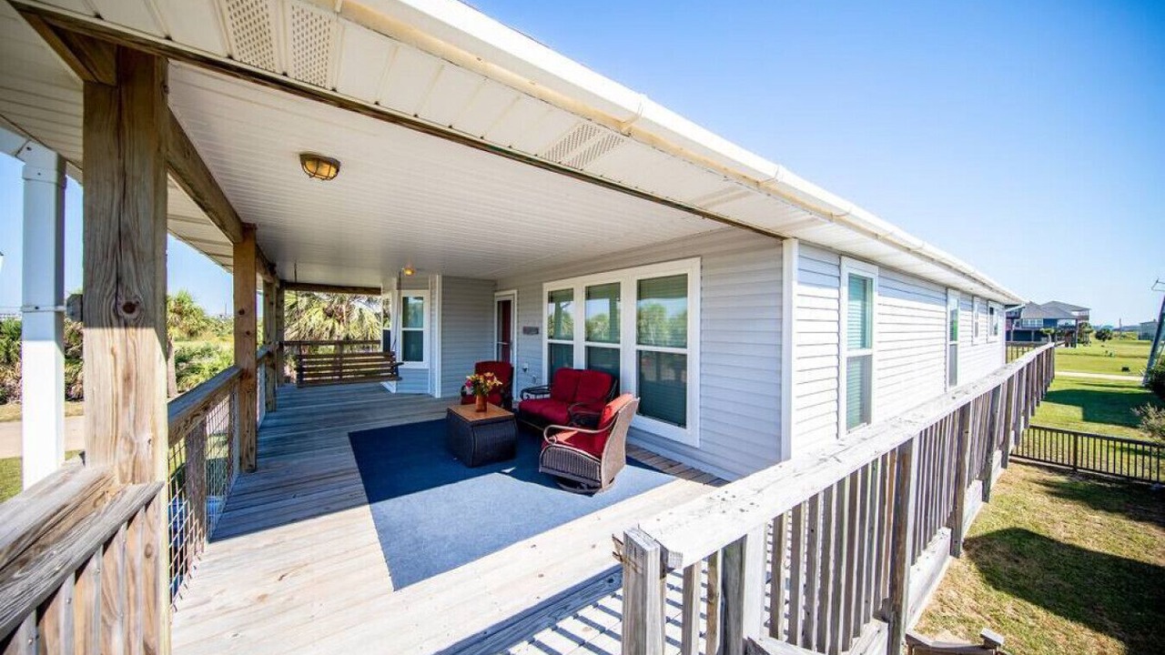 Photo of Patio Balcony in Pirates Beach