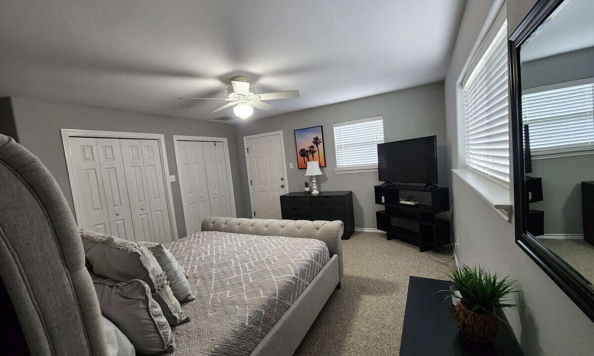 Photo of Bedroom in Pirates Beach