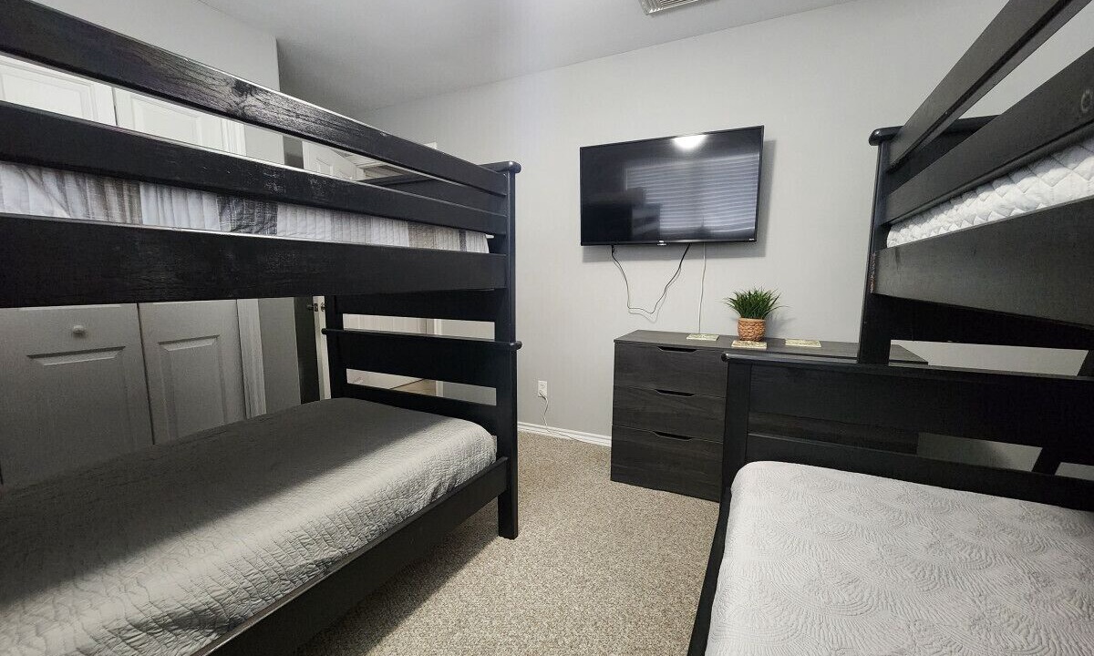Photo of Bedroom in Pirates Beach