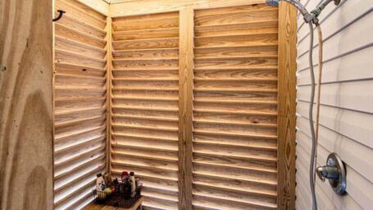 Photo of Bathroom in Pirates Beach