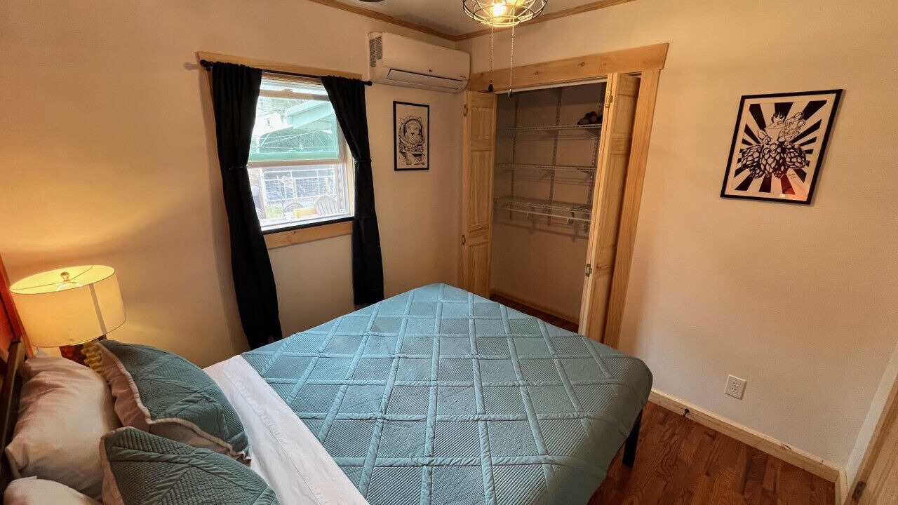 Photo of Bedroom in White Mills