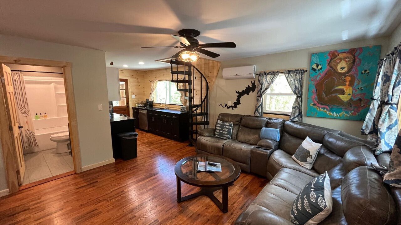 Photo of Livingroom in White Mills