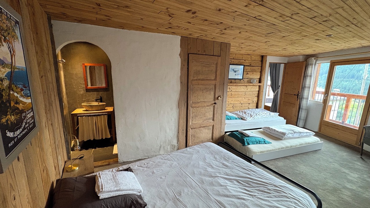 Photo of Bedroom in Seez