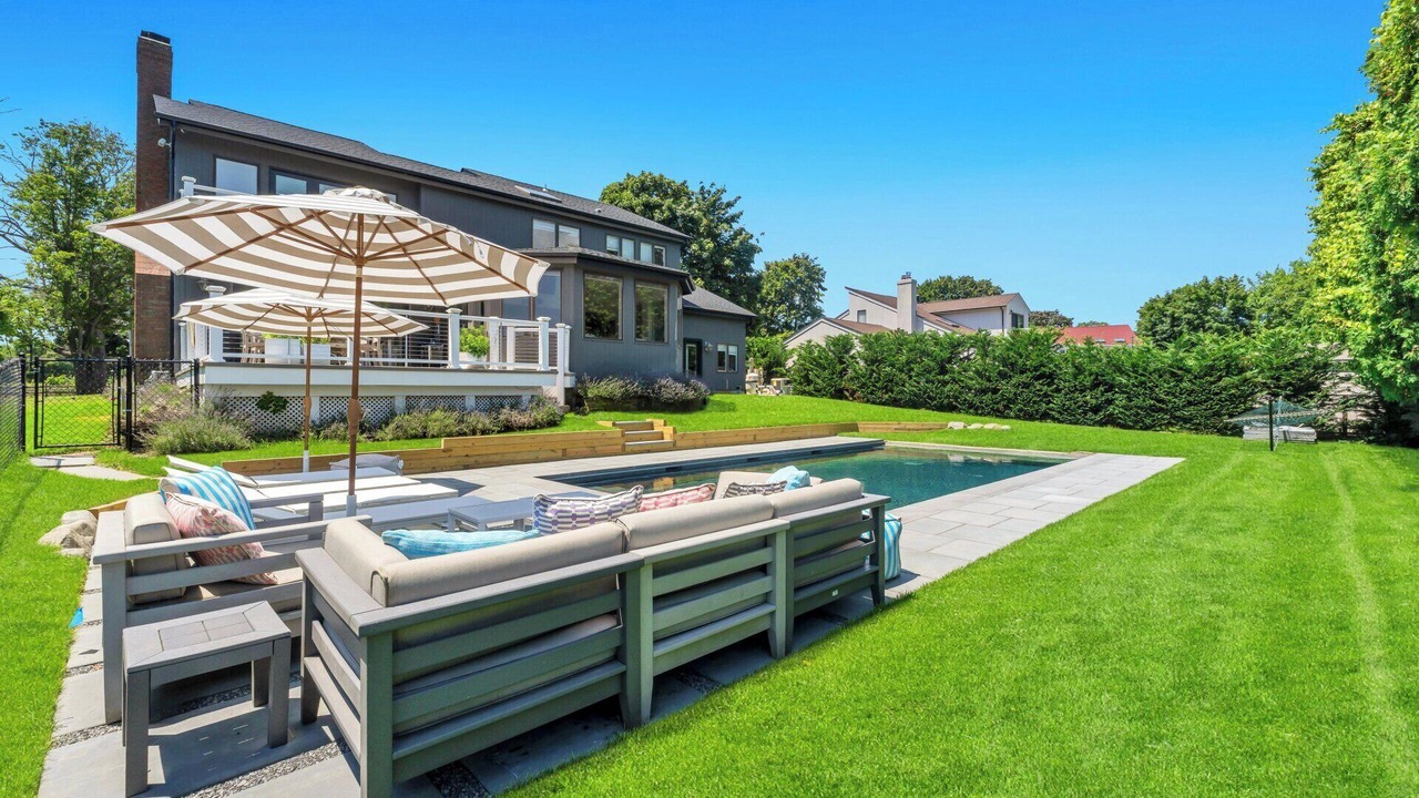 Photo of Patio Balcony in Southold