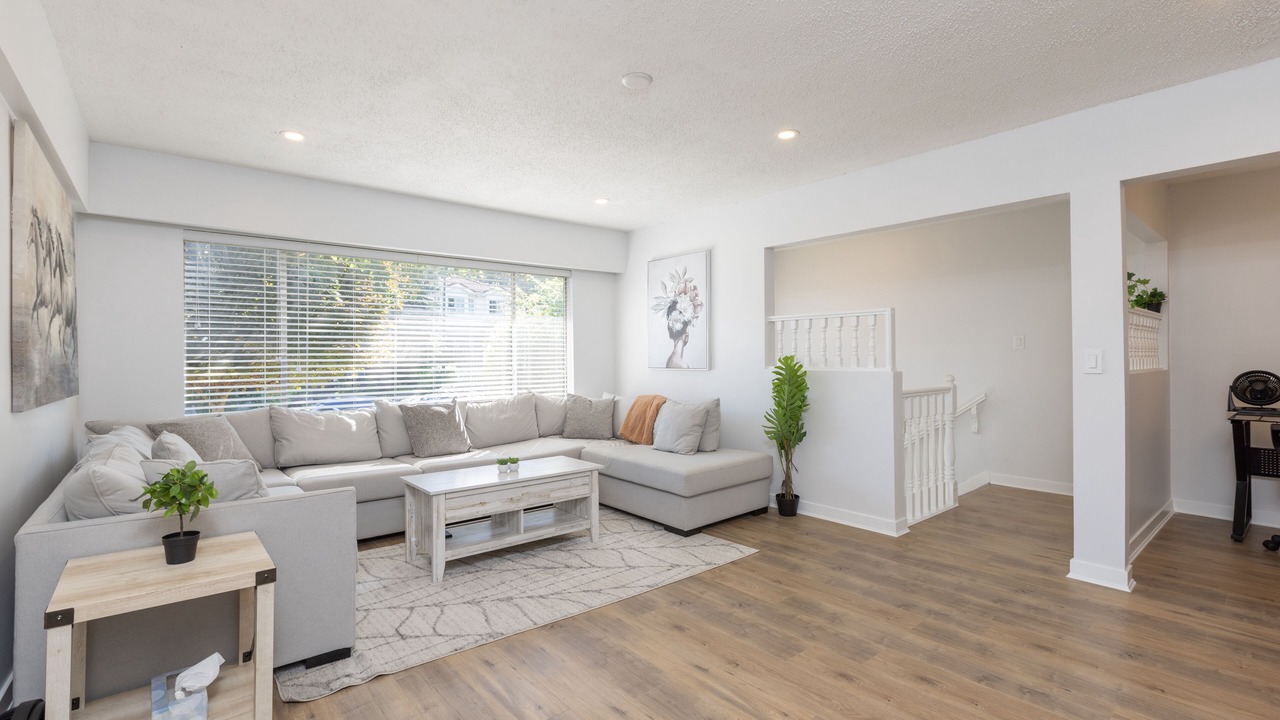 Photo of Livingroom in Riley Park
