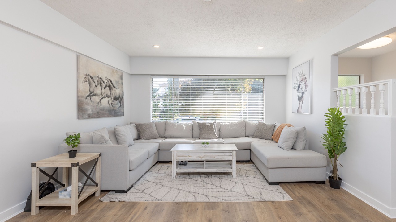 Photo of Livingroom in Riley Park