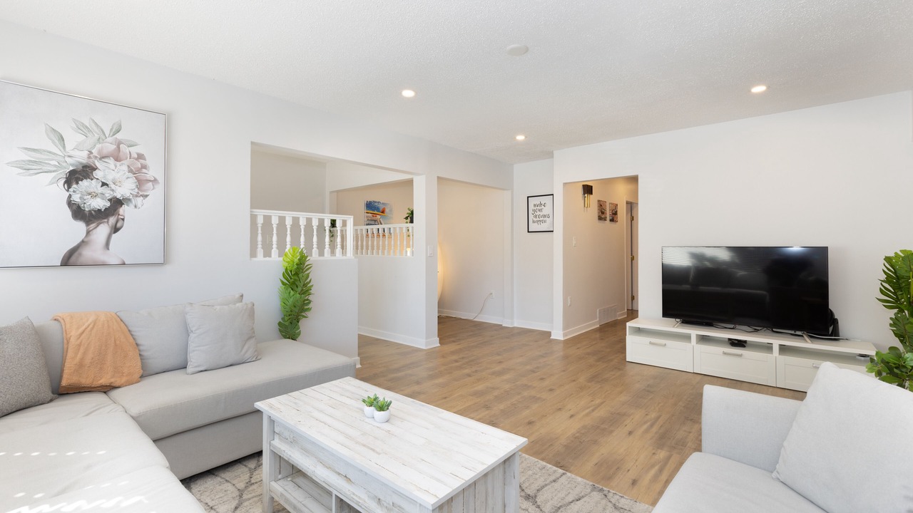 Photo of Livingroom in Riley Park