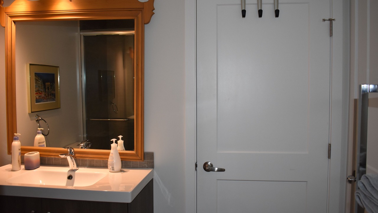 Photo of Bathroom in Central Lonsdale
