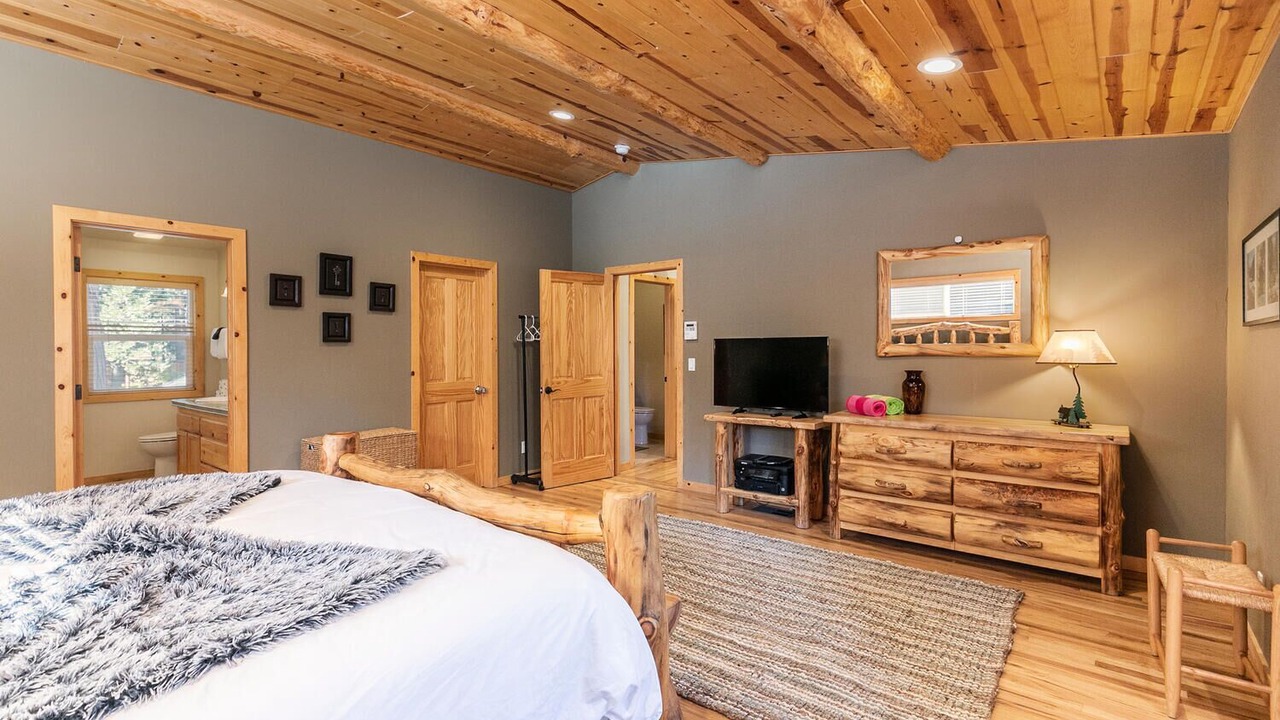 Photo of Bedroom in Carnelian Bay