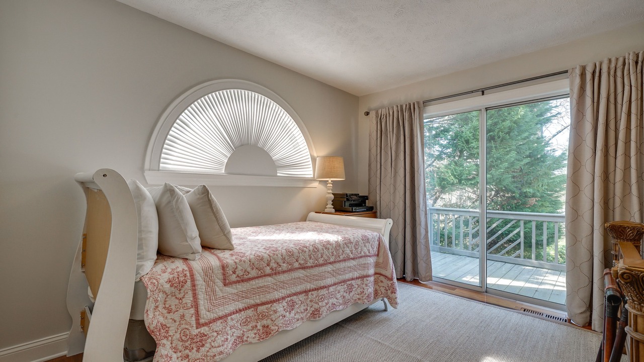 Photo of Bedroom in Long Beach