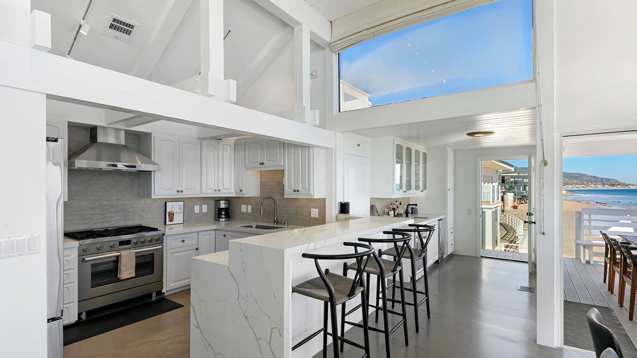 Photo of Kitchen in Eastern Malibu