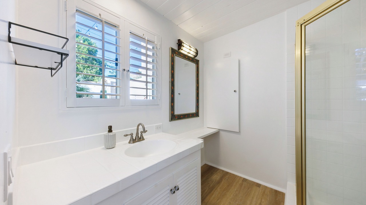 Photo of Bathroom in Eastern Malibu