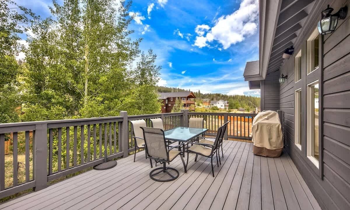 Photo of Outdoor in Mountain View Estates
