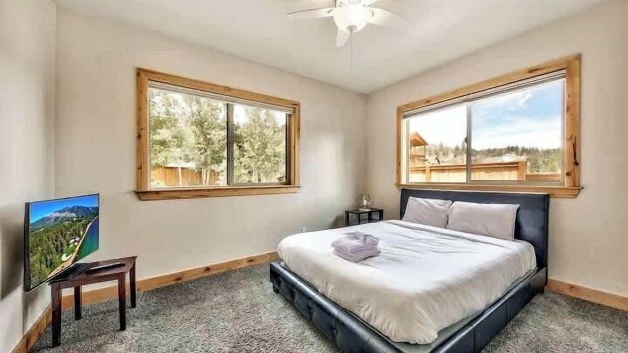 Photo of Bedroom in Mountain View Estates