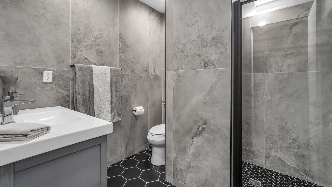 Photo of Bathroom in Woodland Hills
