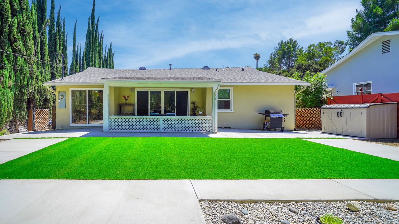 Photo of Outdoor in Woodland Hills
