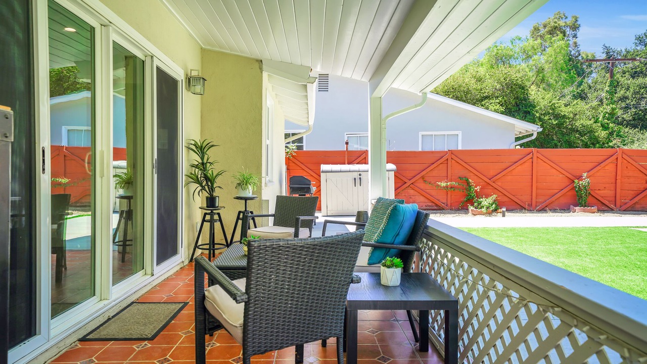 Photo of Outdoor in Woodland Hills