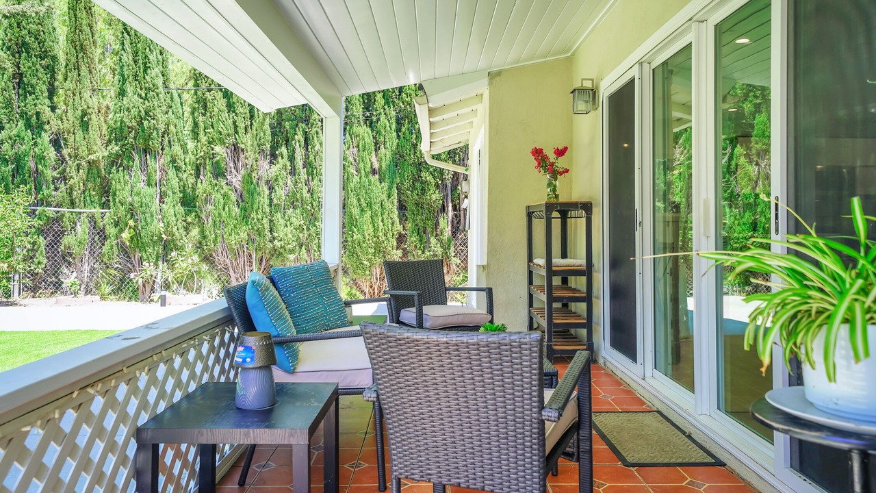 Photo of Outdoor in Woodland Hills