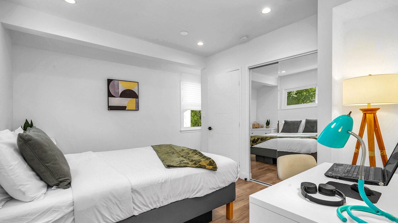 Photo of Bedroom in Woodland Hills