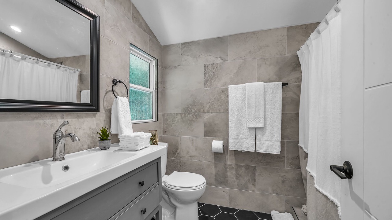 Photo of Bathroom in Woodland Hills