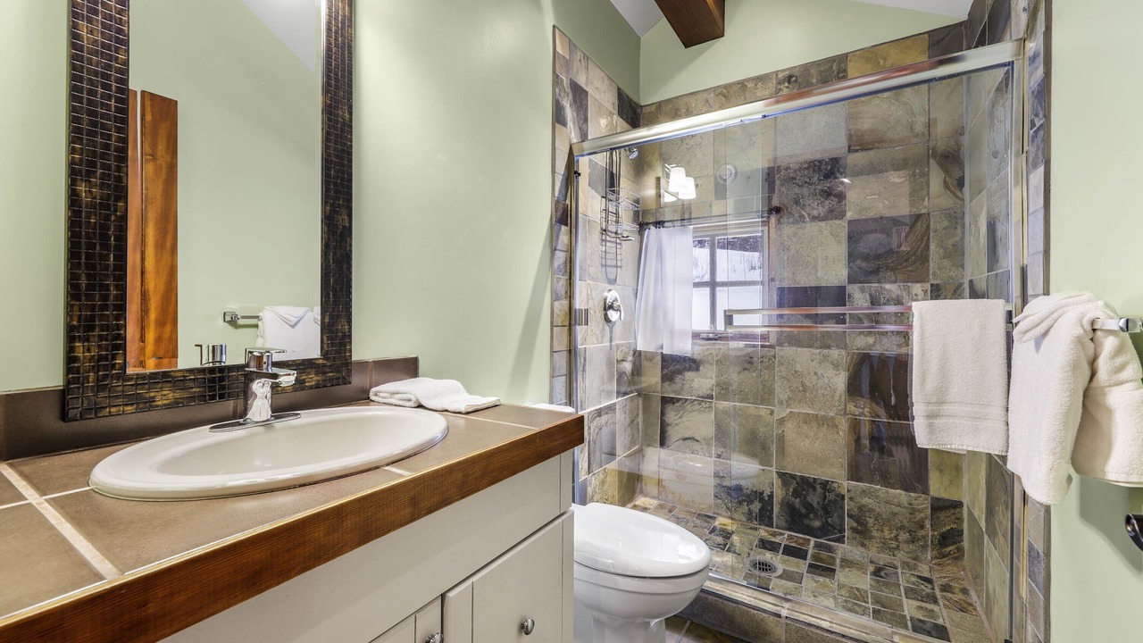 Photo of Bathroom in Fairways