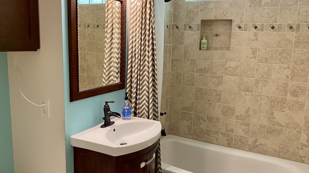 Photo of Bathroom in Alta Mesa