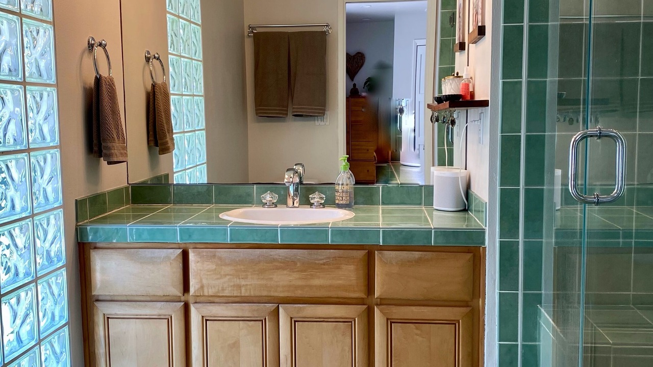 Photo of Bathroom in Alta Mesa