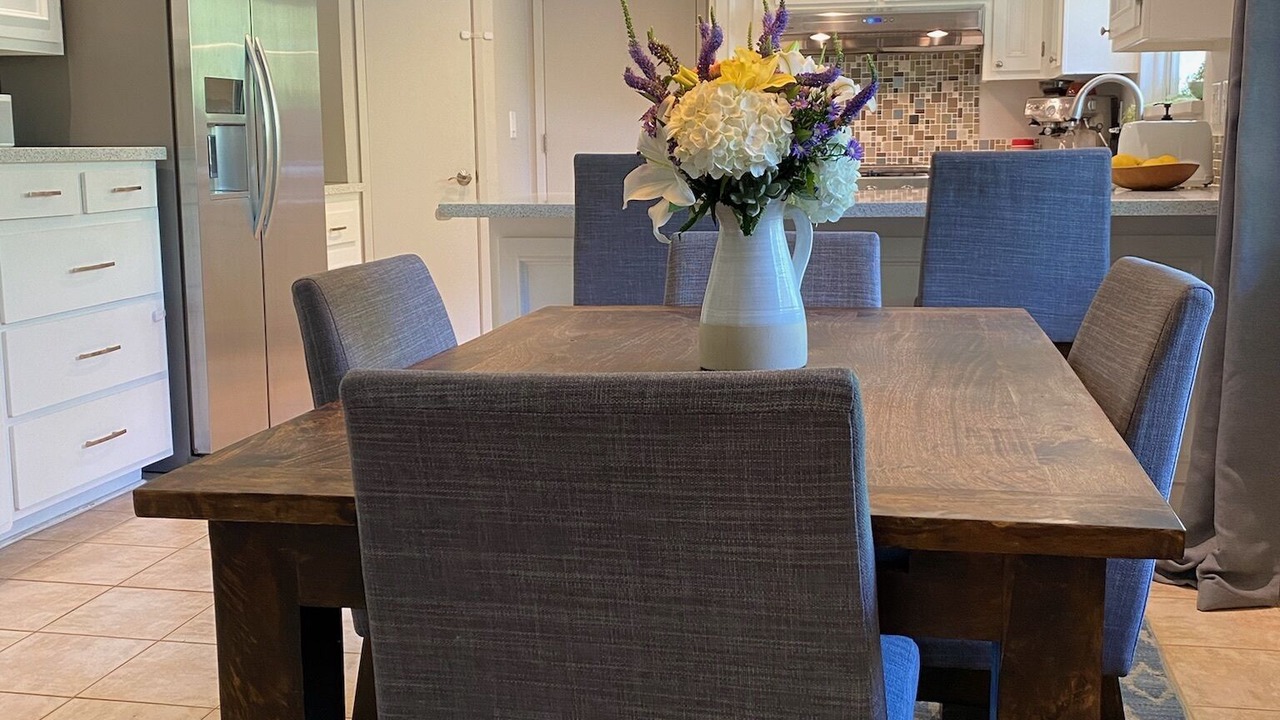 Photo of Livingroom in Alta Mesa