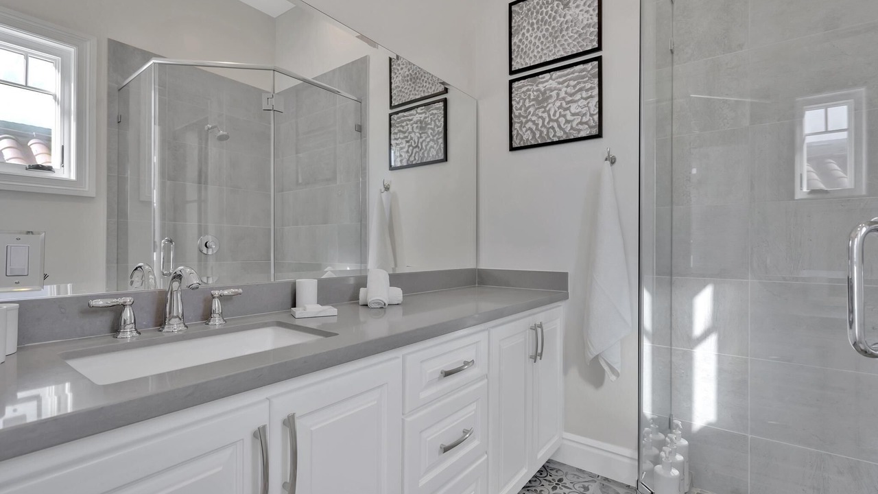 Photo of Bathroom in Balboa Peninsula