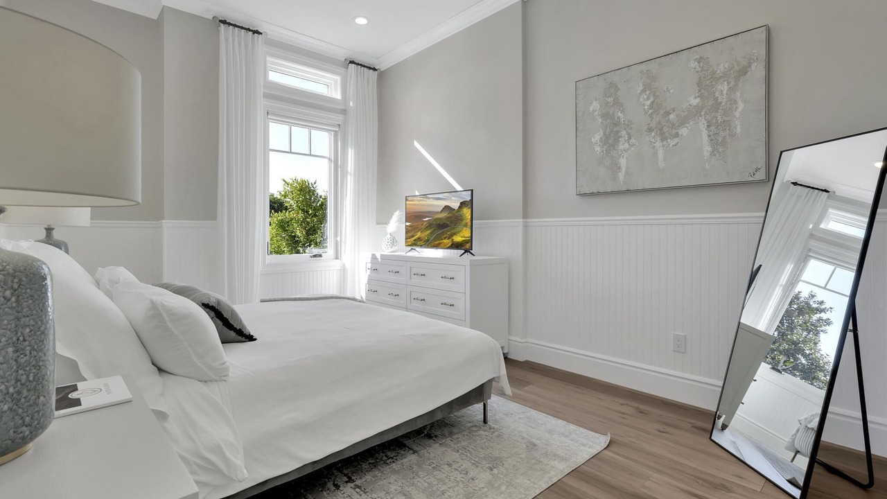 Photo of Bedroom in Balboa Peninsula