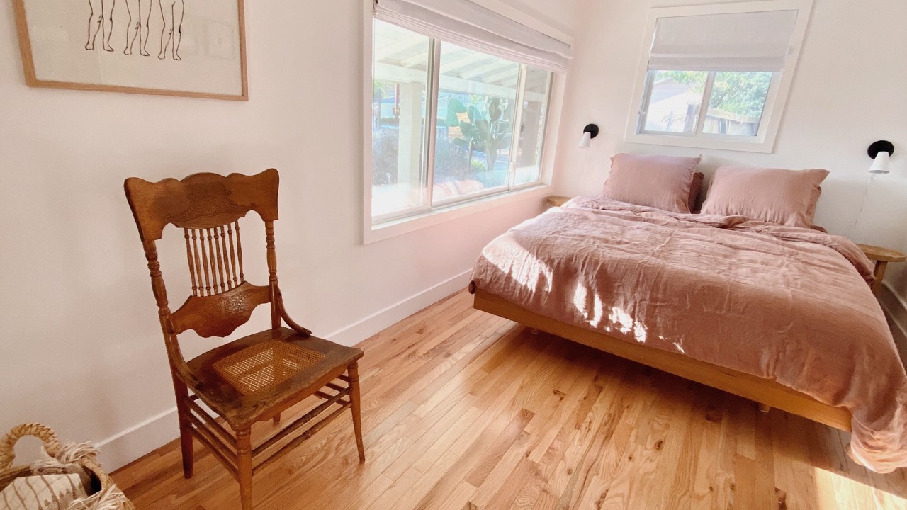 Photo of Bedroom in Meiners Oaks