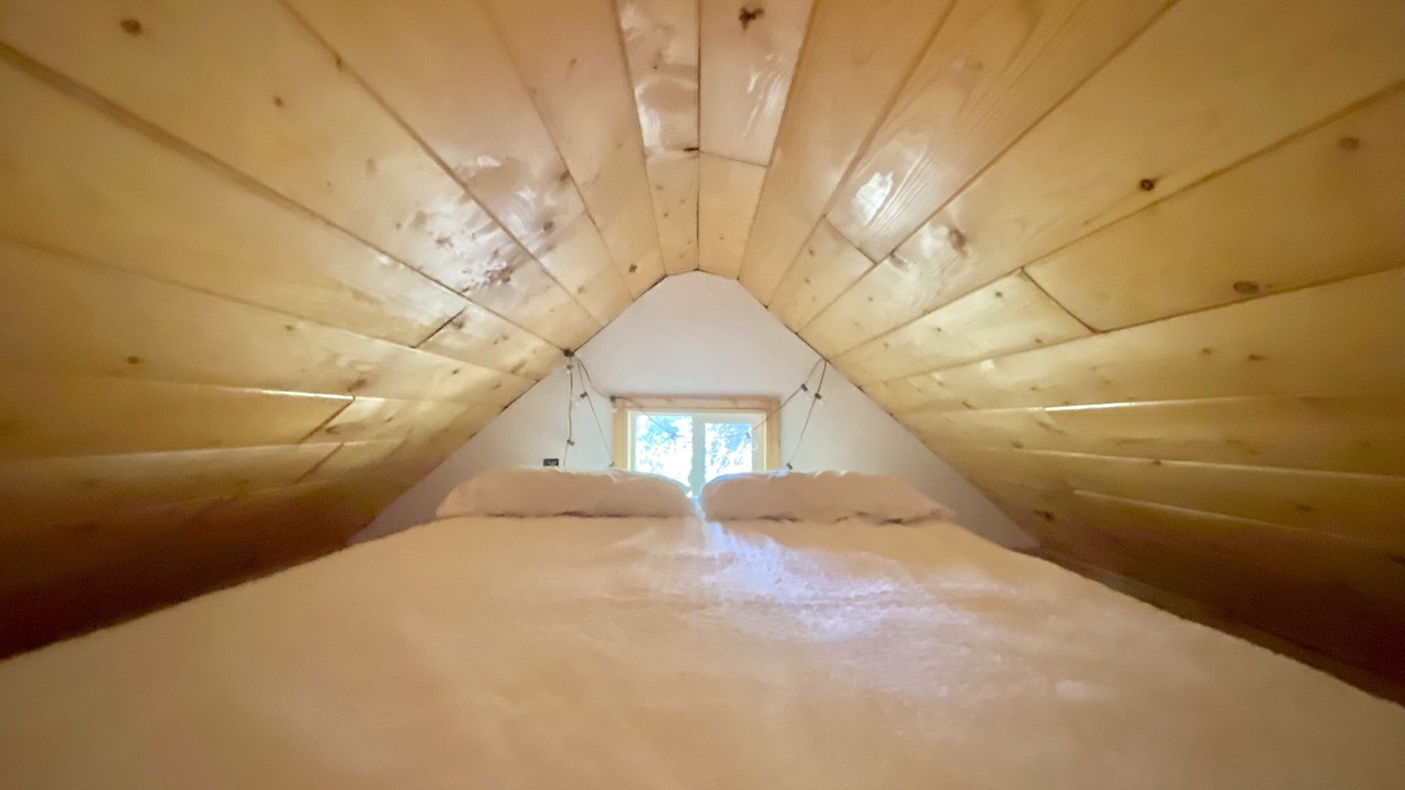 Photo of Bedroom in Meiners Oaks