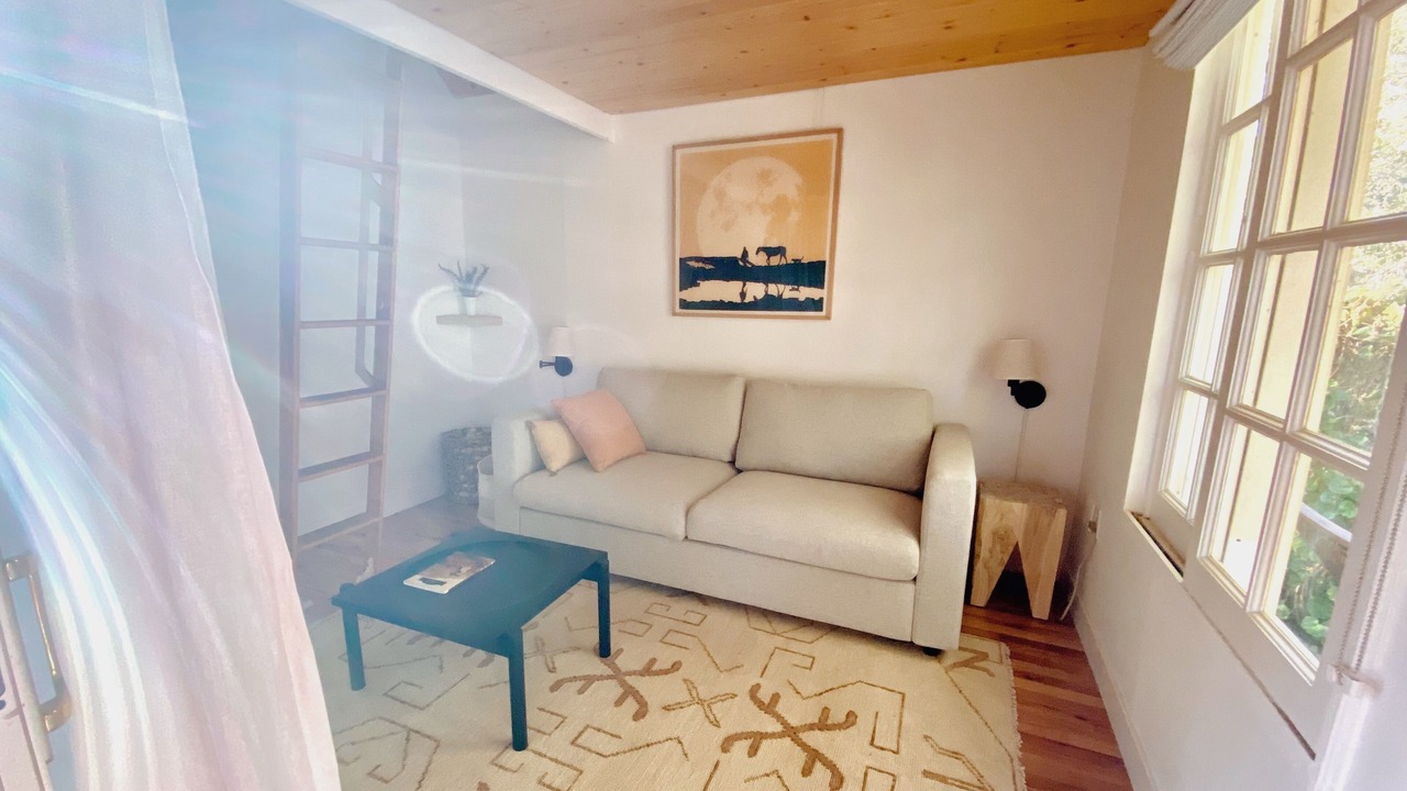Photo of Livingroom in Meiners Oaks