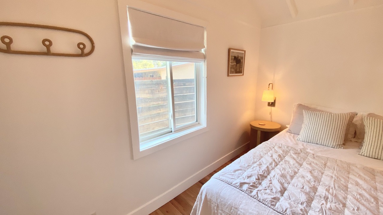 Photo of Bedroom in Meiners Oaks