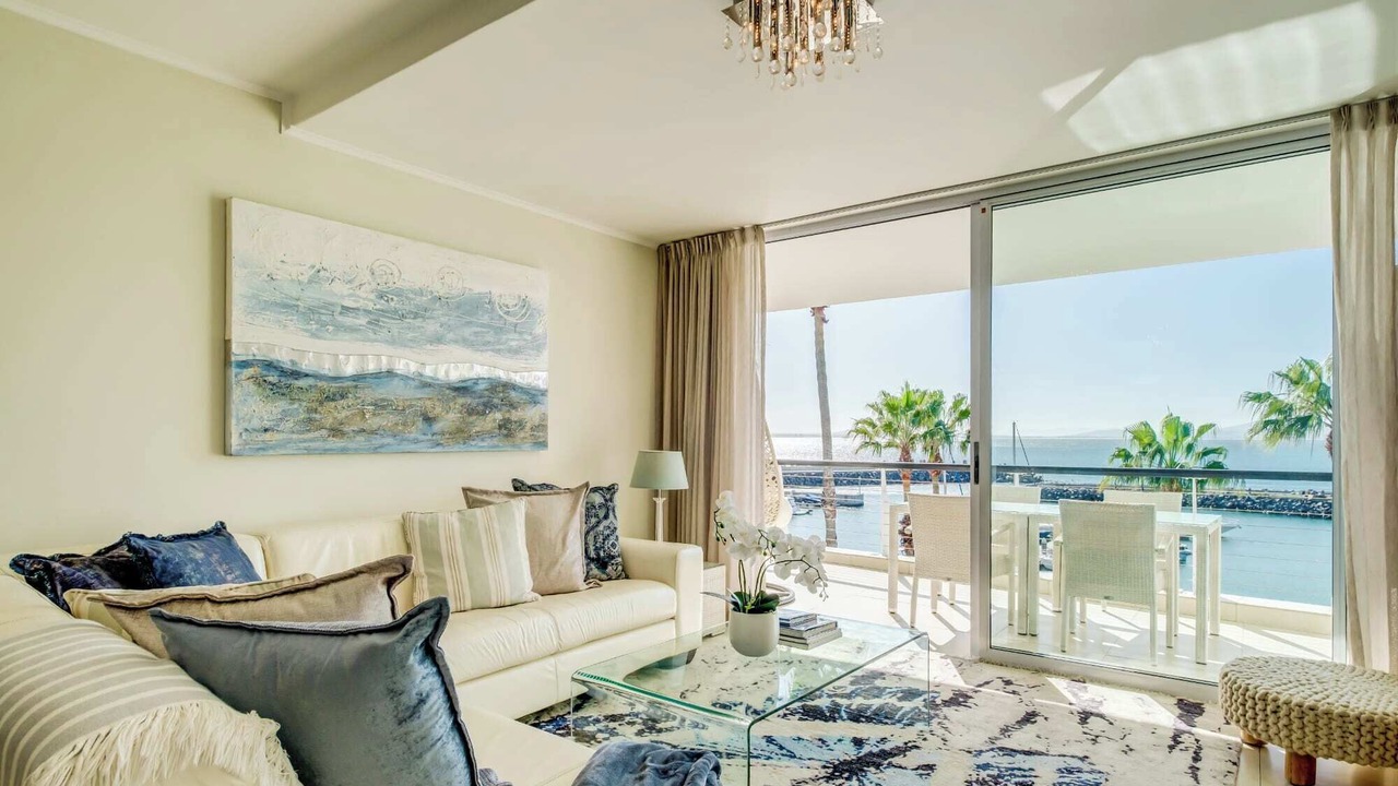 Photo of Livingroom in Mouille Point