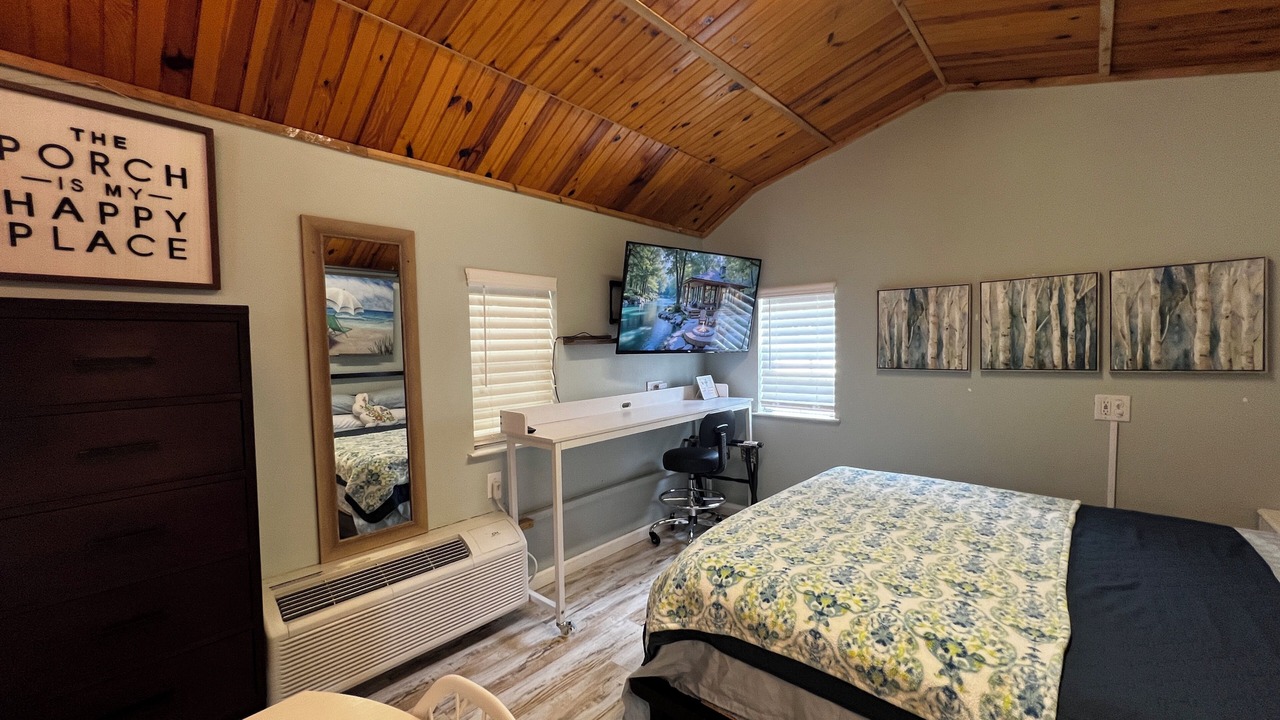 Photo of Bedroom in Foley