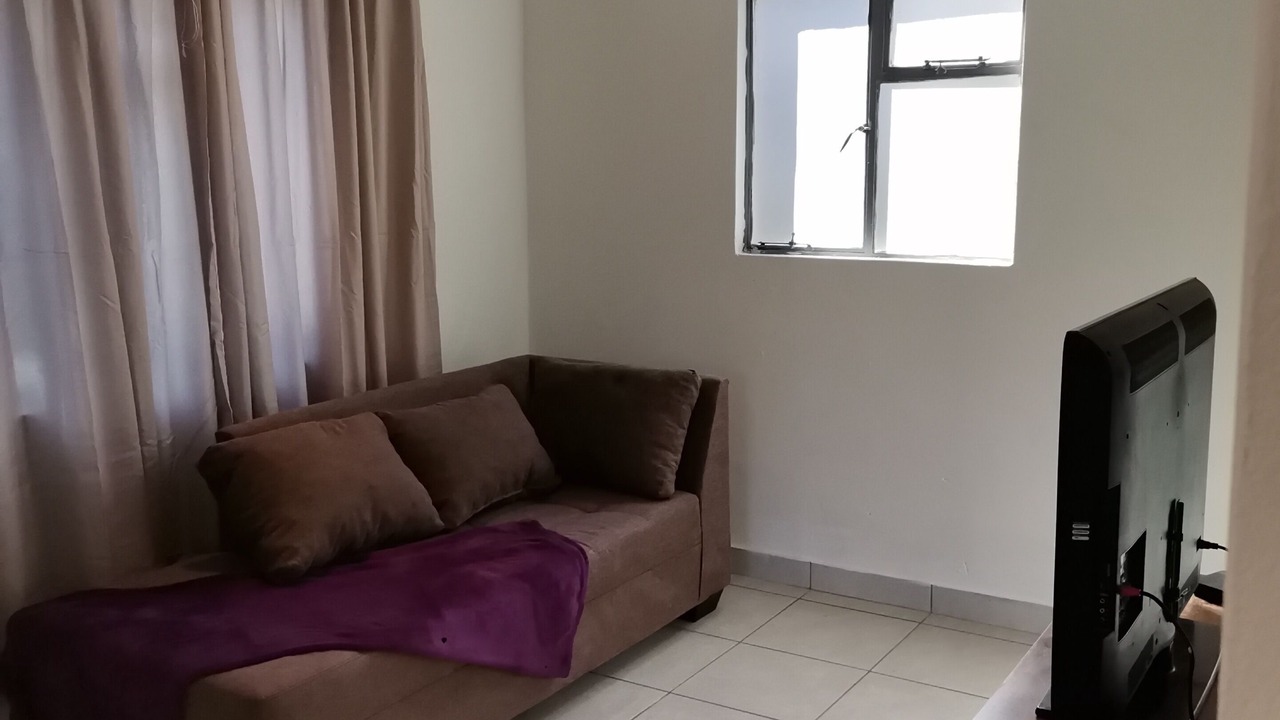 Photo of Livingroom in Greater Johannesburg Metropolitan Area