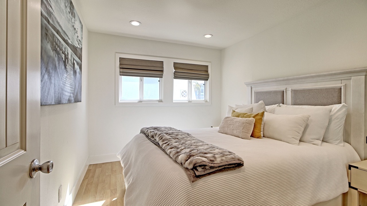 Photo of Bedroom in Oxnard Shores