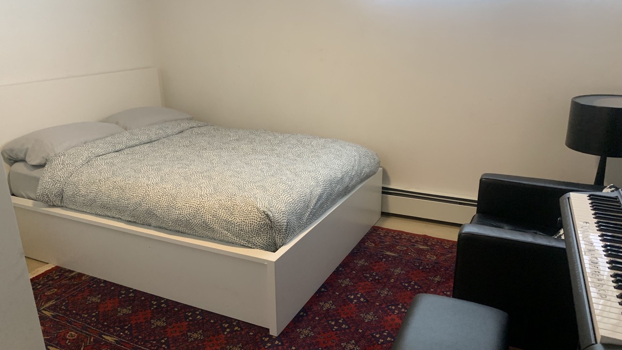 Photo of Bedroom in Deep Cove