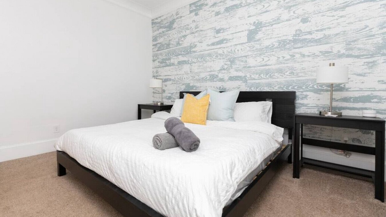 Photo of Bedroom in Villa Heights