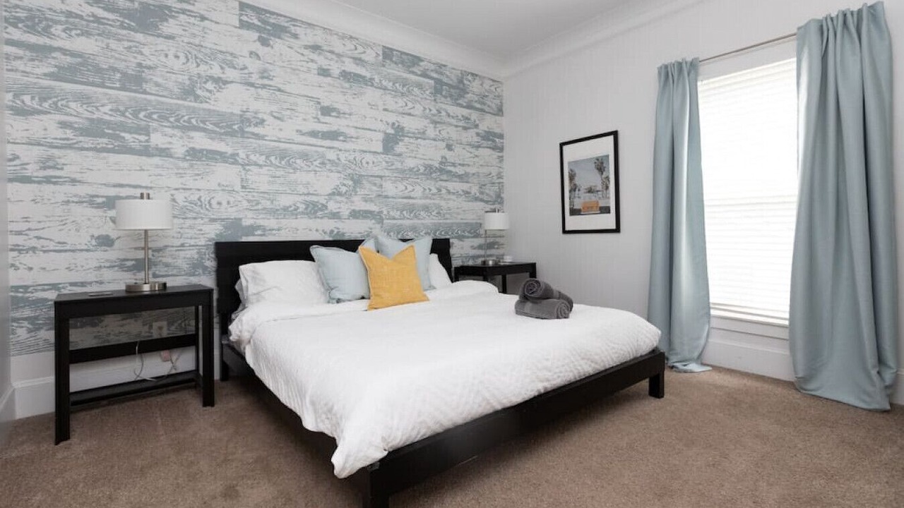 Photo of Bedroom in Villa Heights