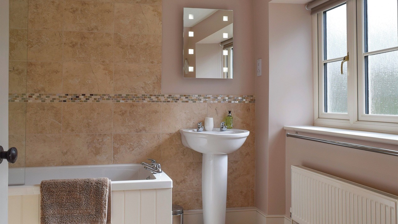 Photo of Bathroom in Hook Norton