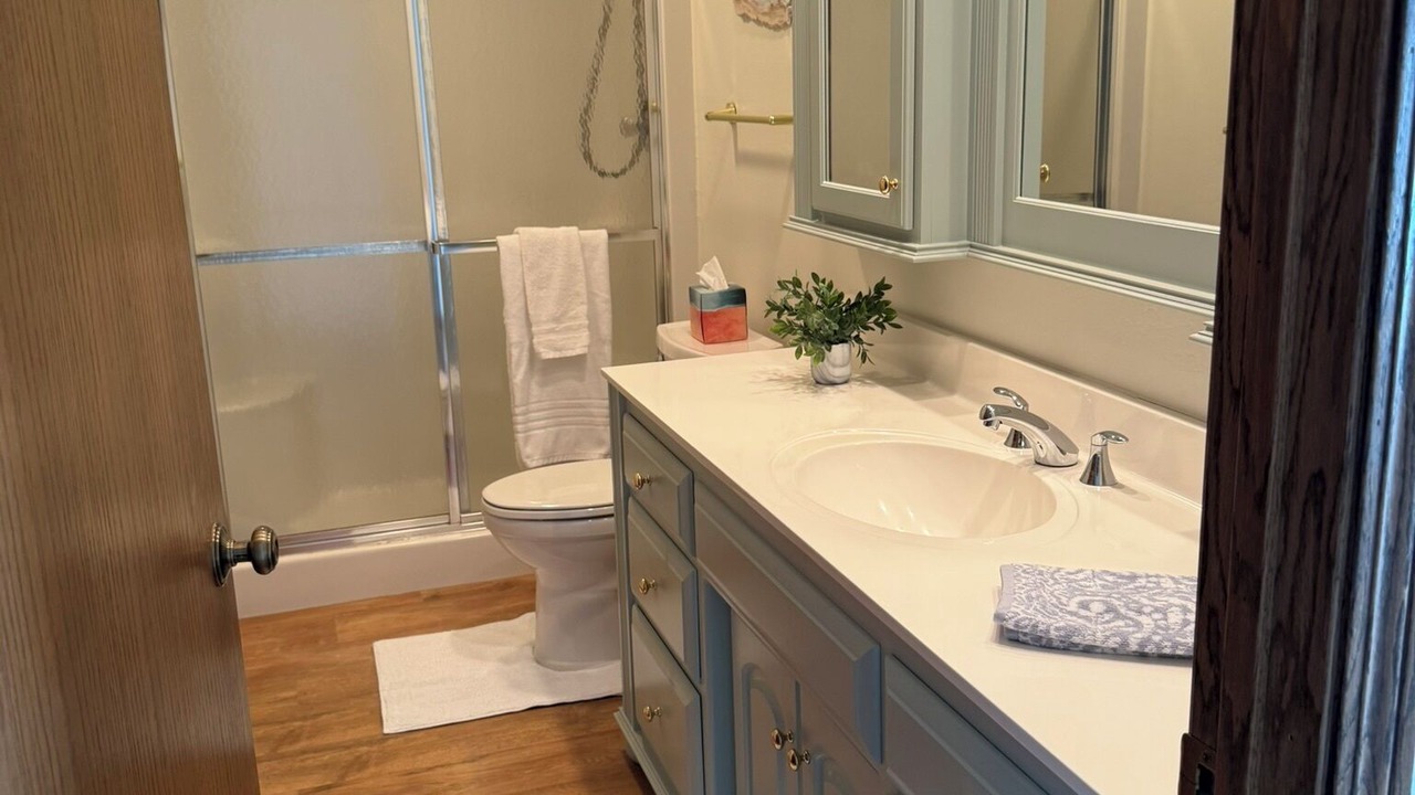 Photo of Bathroom in Little Sturgeon